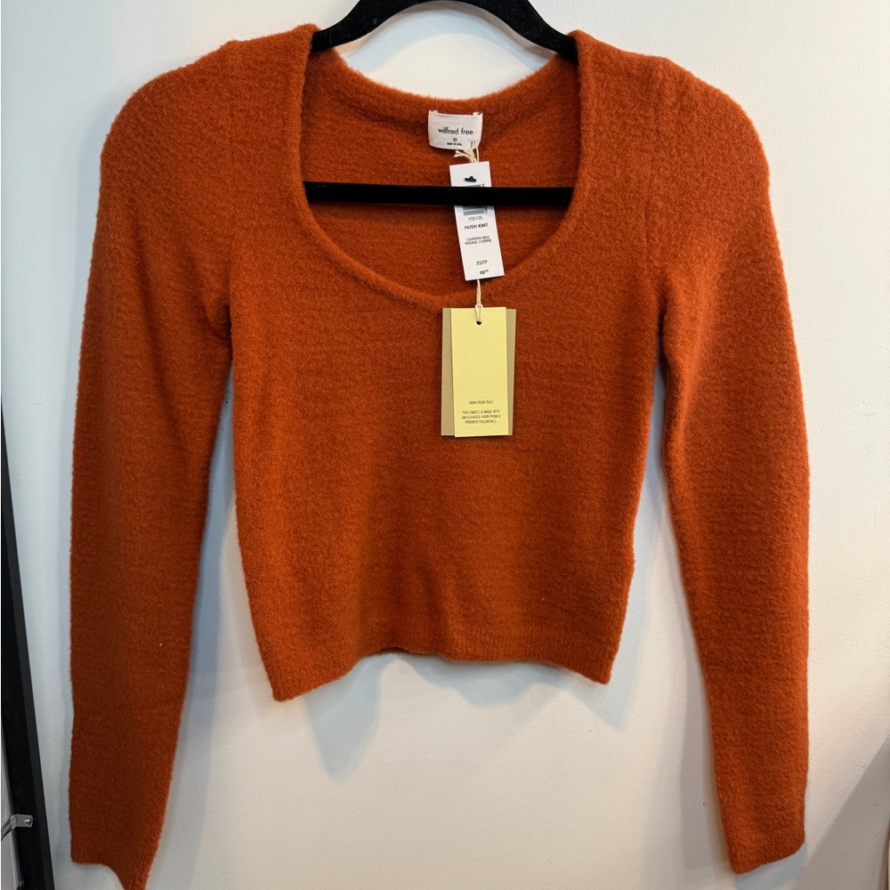 XS Aritzia Wilfred Free hush knit sweetheart sweater